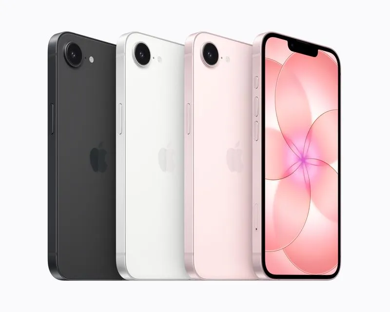 蘋果公司(Apple)2日晚間在官網發表平價手機iPhone 17e,搭載A19晶片及新一代自研數據機系統C1X,售價新台幣2萬1900元起,起始儲存空間為256GB,較前一代機型提高2倍。(圖/蘋果提供)