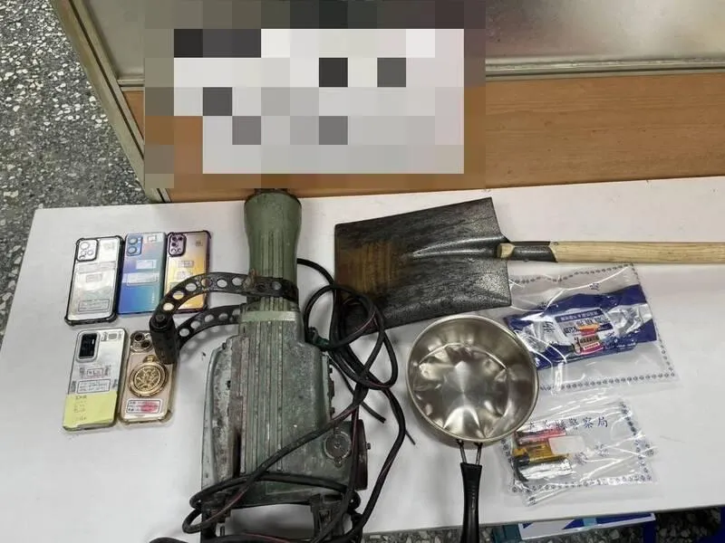 王姓男子與他人有金錢借貸糾紛，8月遭拘禁凌虐，嘉義警方獲報循線逮捕林姓男子等8人，查扣犯罪器具等相關證物。（圖／警方提供）