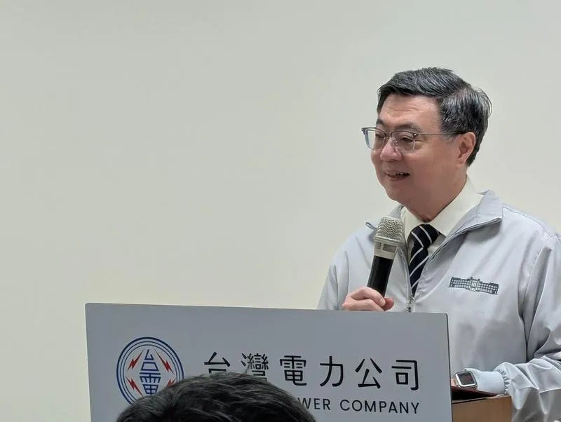 行政院長卓榮泰4日視察台中火力發電廠。（圖／中央社）