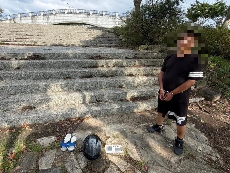 苗栗縣公館鄉有民眾脖子上戴的金項鍊光天化日遭搶。(圖/警方提供)