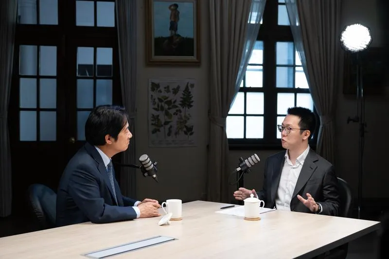 賴清德接受網路財經節目專訪。(圖/中央社)