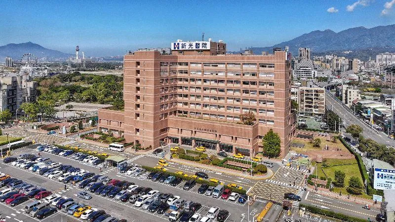 新光醫院宣布自5月起再度調升全職護理師薪資2.3%。（圖／新光醫院官網）