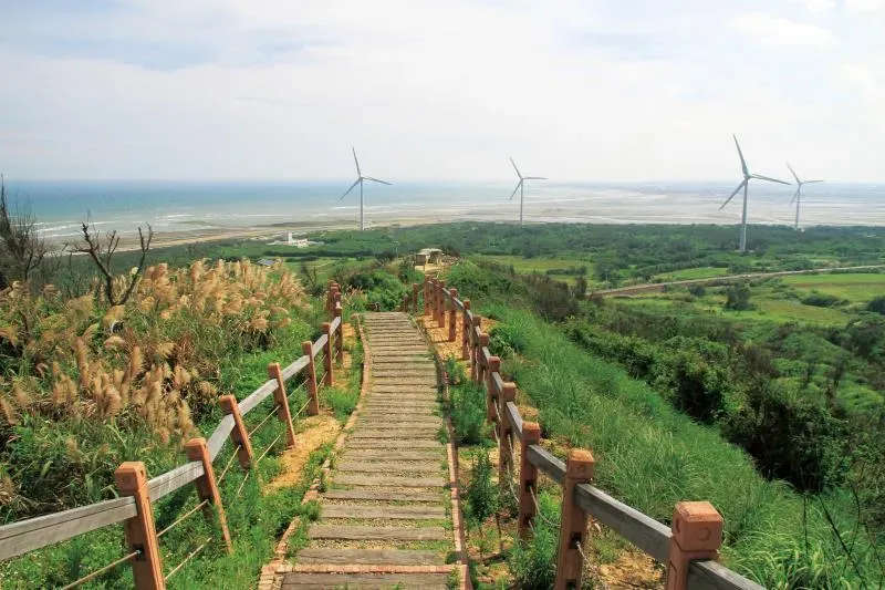後龍好望角位處濱海山丘制高點，風景美不勝收。（圖/苗栗文化觀光旅遊網）