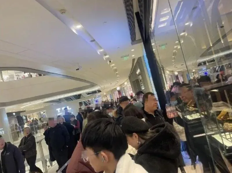 國際金價飆漲，大陸各地掀搶金熱。（圖／翻攝潮新聞）