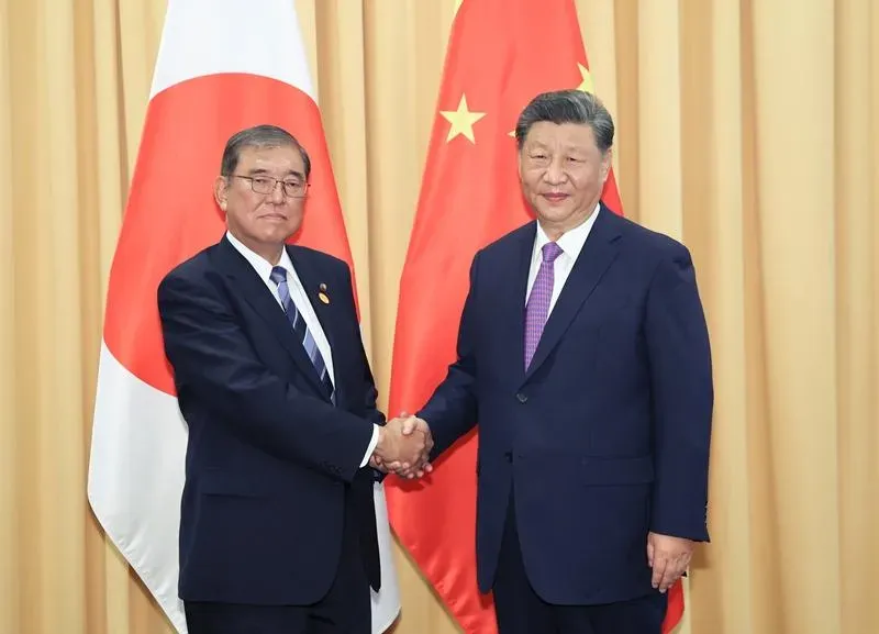 2024年11月15日，石破茂在秘魯出席APEC領袖峰會期間與習近平首次會晤。（資料照／新華社）