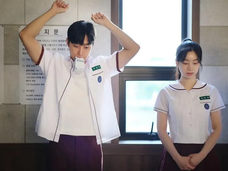 振永（左）與多賢（右）擔任韓版《那些年，我們一起追的女孩》的主角。（圖／車庫娛樂提供）
