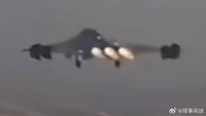 「殲-36」戰機是三發動機設計，十分罕見。（圖／翻攝自微博）