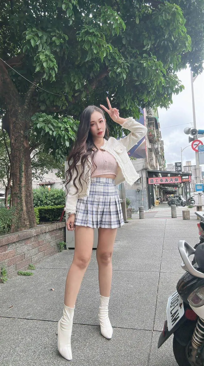 台灣AV女優娃娃(翁雨澄)擁有高人氣。(圖/葵心娛樂 提供)