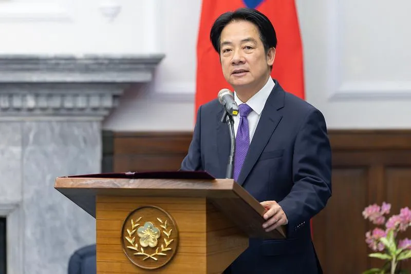 有52.9%的民眾認為賴總統應該終止罷免活動,並宣布民進黨退出。(圖/總統府)