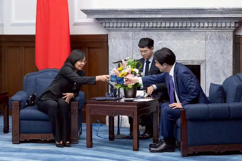 賴清德總統接受「貝里斯新任駐台特命全權大使梅凱瑟呈遞到任國書」。（圖／總統府）