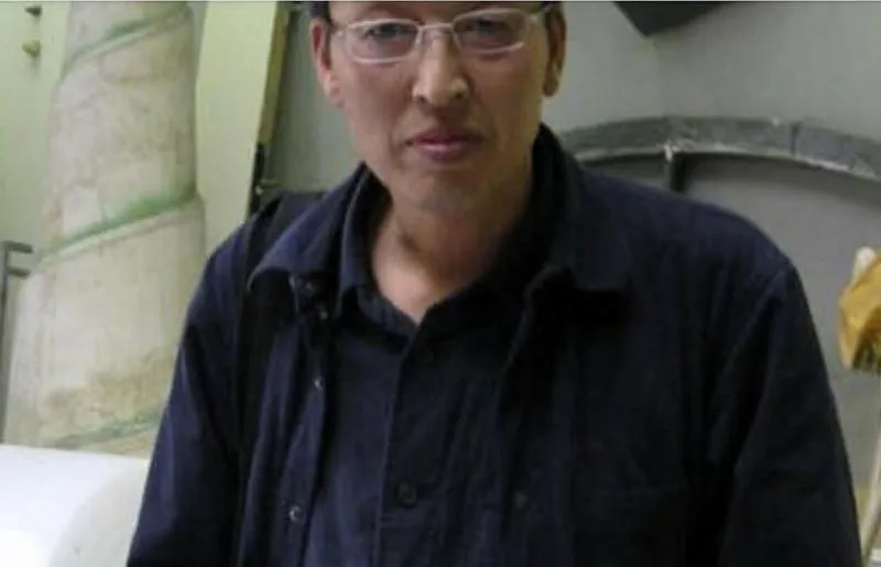 台灣重要當代藝術家曲德義於2025年10月27日驚傳辭世,享年73歲。(圖/翻攝自曲德義臉書)
