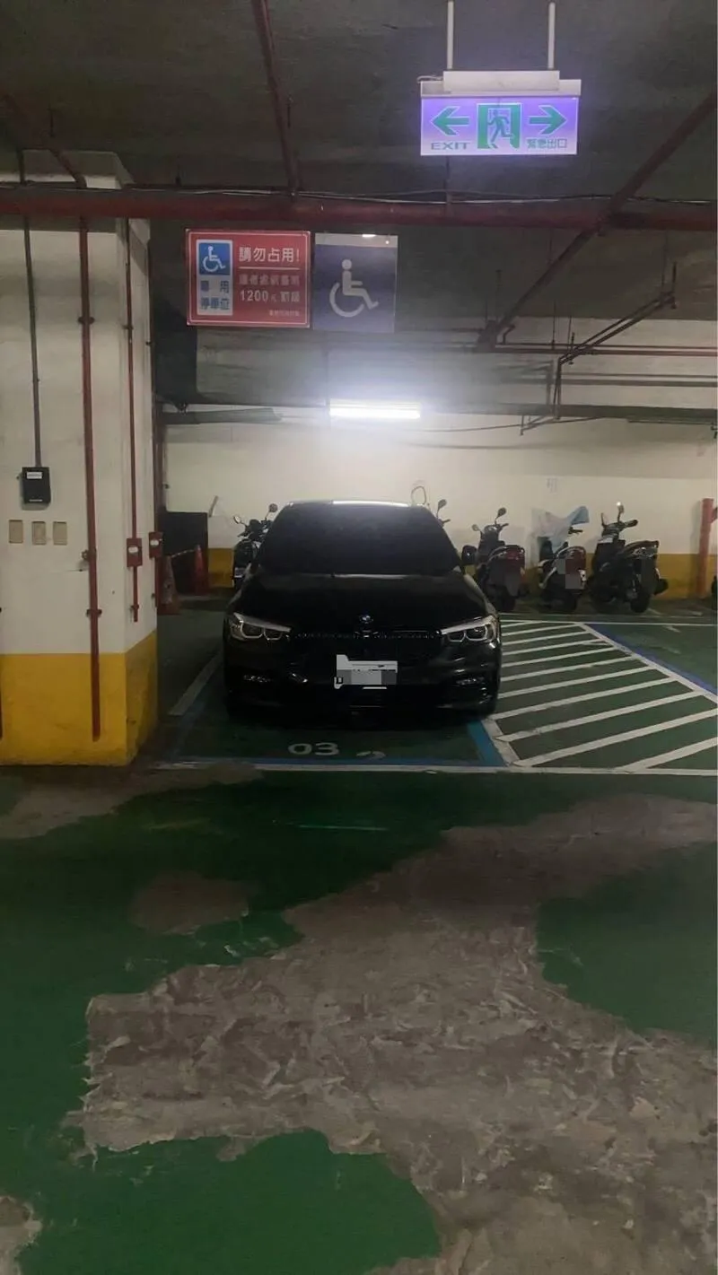 仁愛區公所地下停車場老舊。（圖／基隆市政府提供）