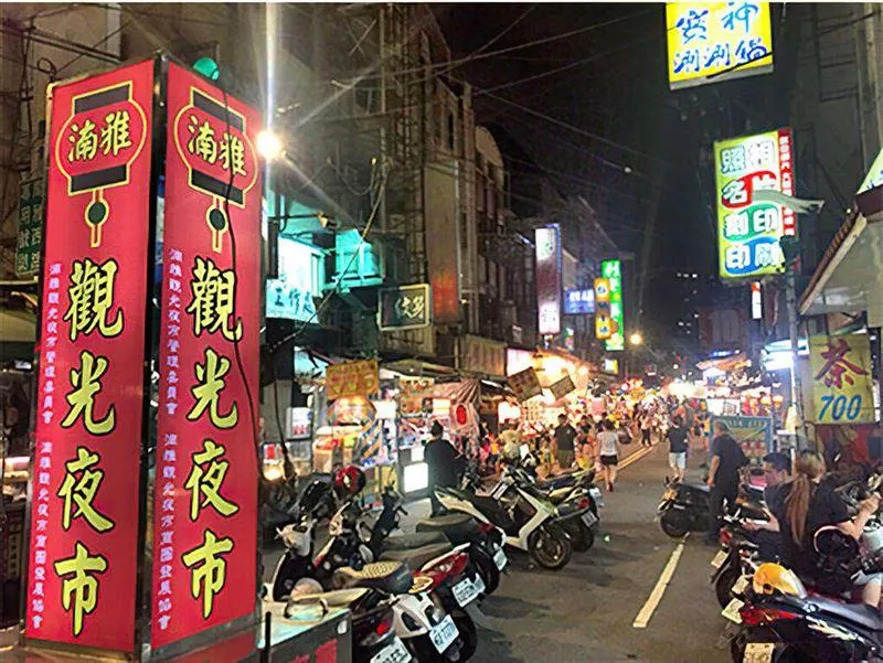 新北市板橋區的湳雅夜市近期在網路上引發熱烈討論，堪稱北部少見的高CP值夜市，許多網友在PTT上紛紛分享他們的美食經驗。（圖／新北市觀光旅遊網）