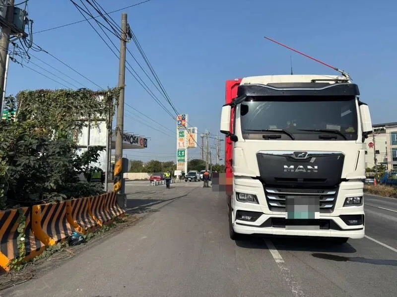 車禍現場。（圖／湖內分局提供）