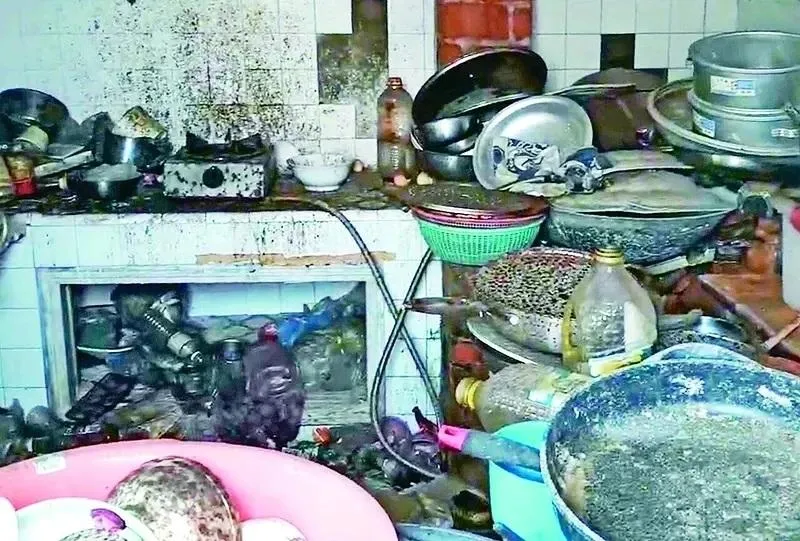 屋內凌亂不堪。（圖／民眾提供）
