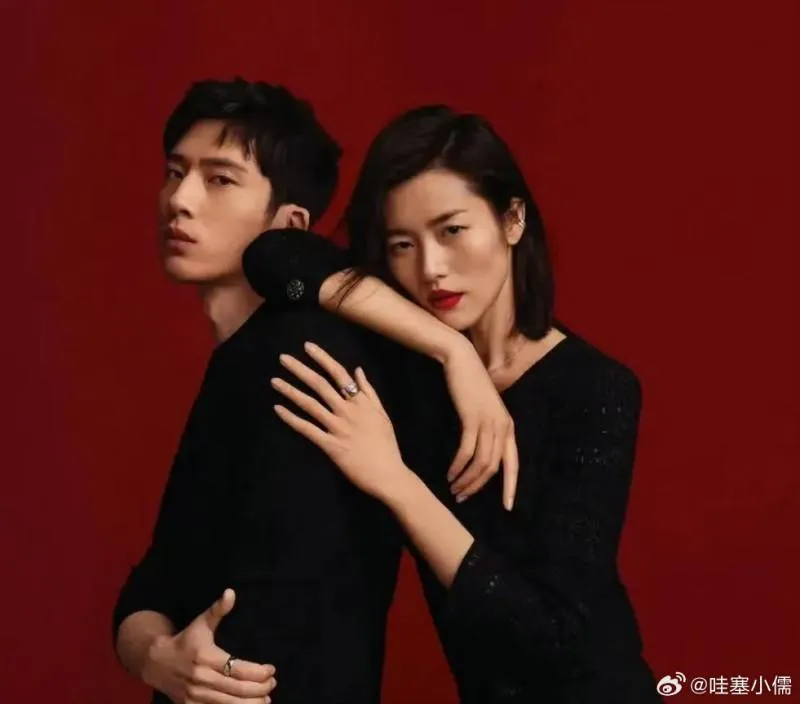 井柏然（左）與劉雯被爆出秘密結婚。（圖／翻攝微博）