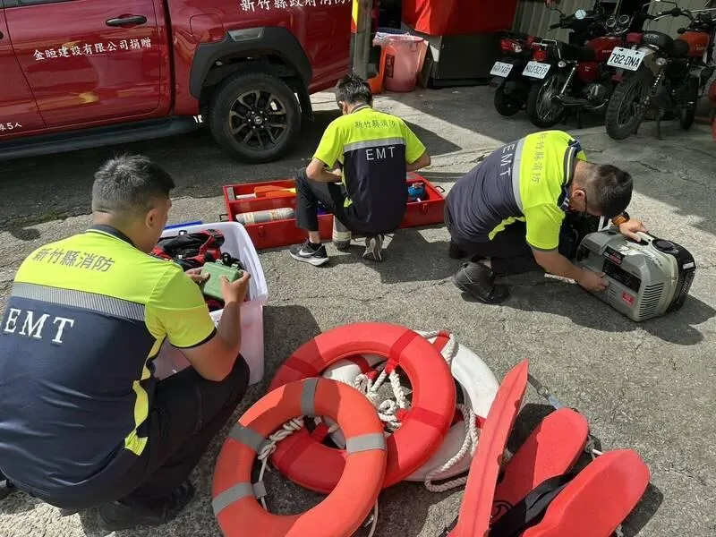 因應薔琵颱風可能帶來的強風豪雨，新竹縣政府全面啟動防颱整備作業。（圖／新竹縣政府提供）