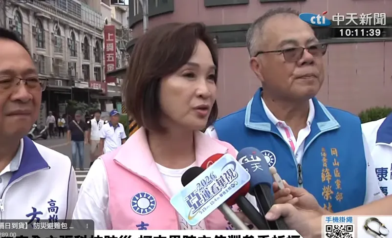 國民黨高雄市長參選人柯志恩1日直指，賴瑞隆與其在廣告中「變變變」，不如就市政議題跟她「辯」。（圖／中天新聞）