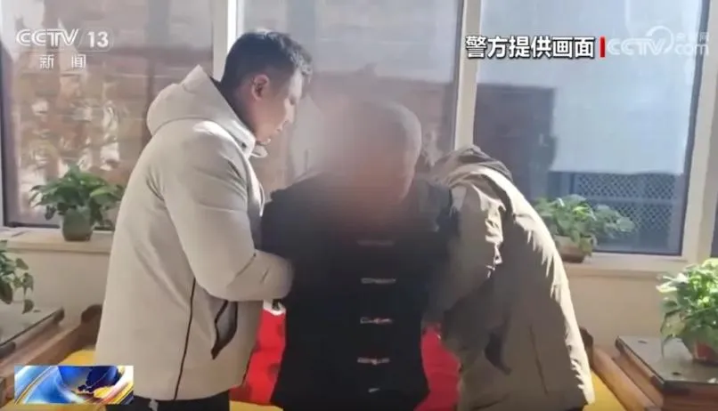 李某被逮時正在北京市某美術館內組織文化活動。（圖／翻攝央視網）