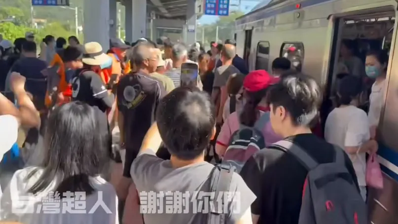 全台志工與物資持續進駐花蓮災區。（圖／翻攝自花蓮新聞網臉書）