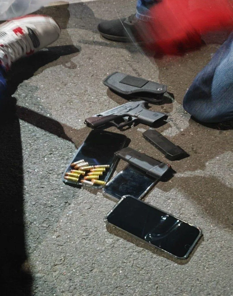 陳修將涉嫌虐殺女友遭判刑10年10月，卻棄保潛逃，今年5月被檢警逮捕，查獲他身上有改造手槍及子彈。（圖／資料照片）
