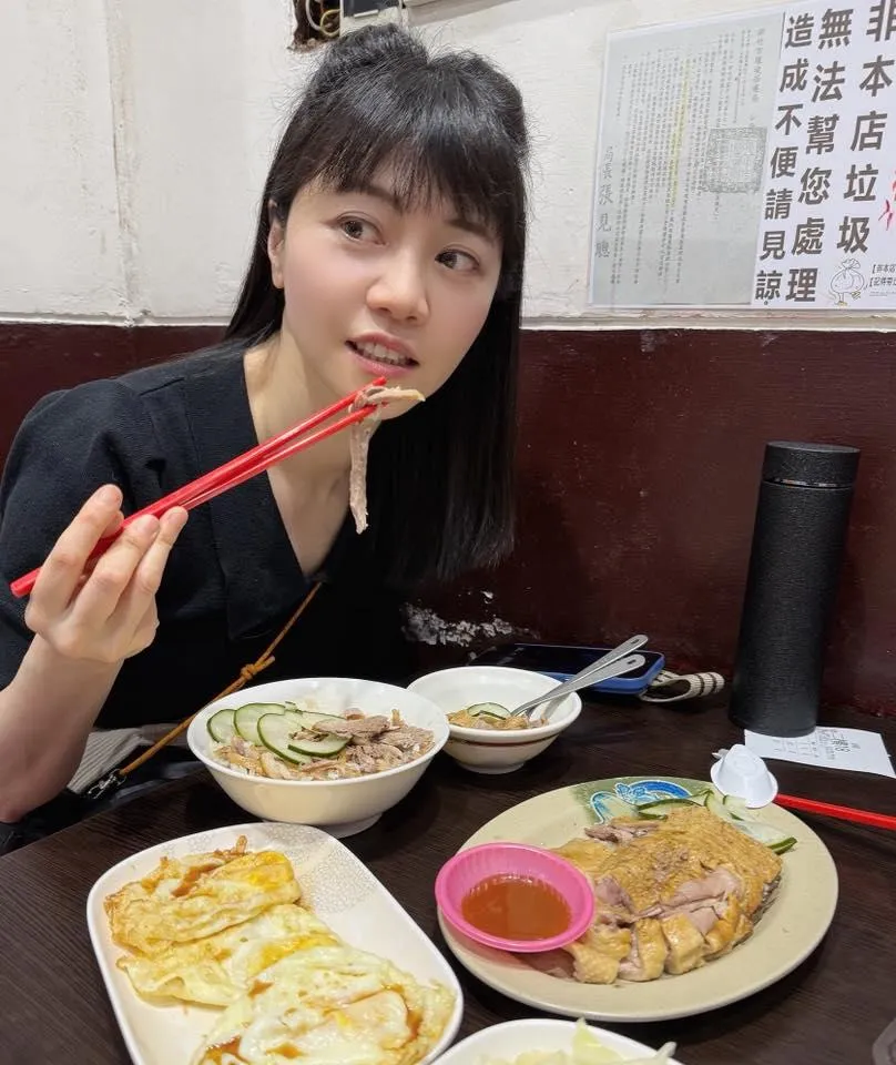 高嘉瑜日前到新竹吃「鴨香飯」,引發外界聯想。(圖/翻攝高嘉瑜臉書)