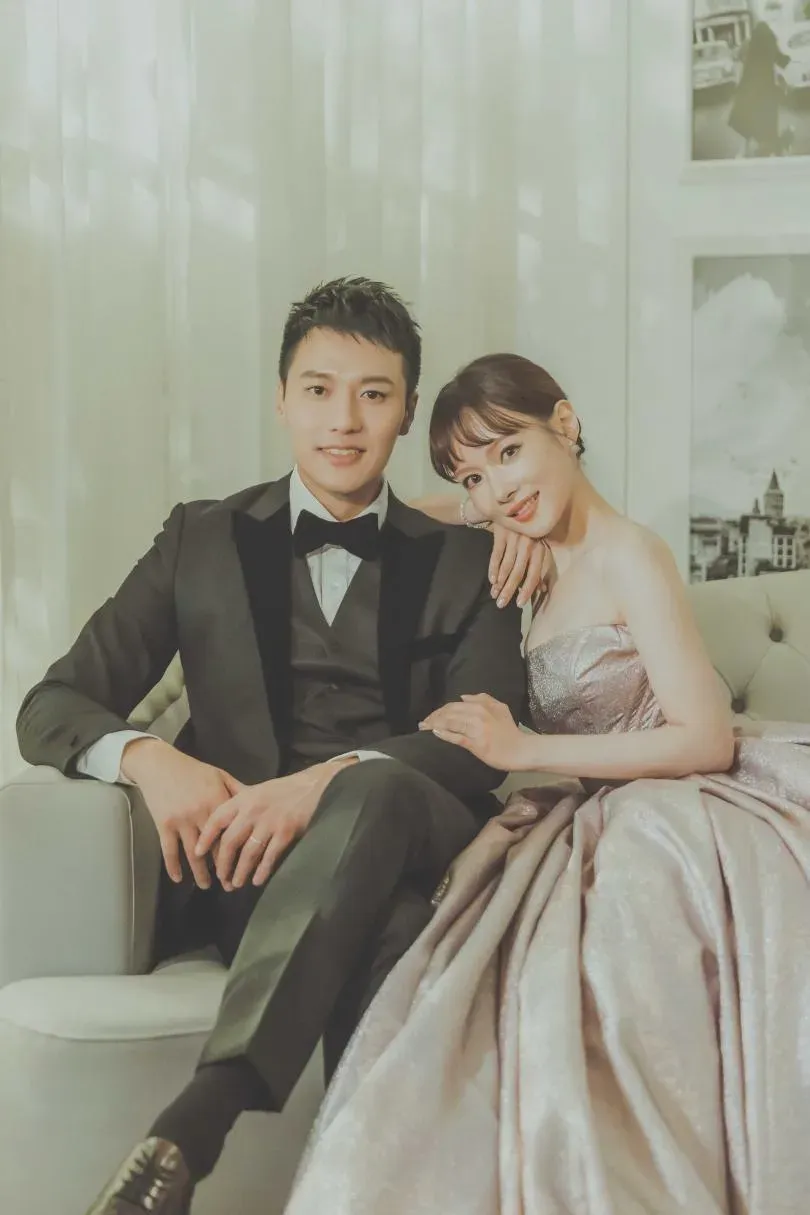 張睿家釋出浪漫婚紗照,分享結婚的喜悅。(圖/ LinLi Boutique提供)