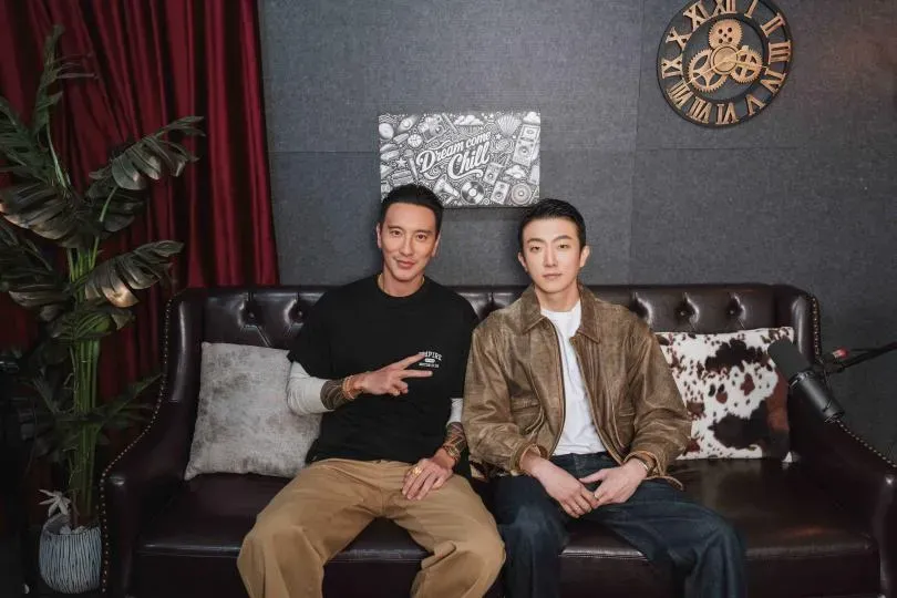 張懷秋(右)與王陽明相識快 20 年。(圖/犢影制作、有意思國際傳播 提供)