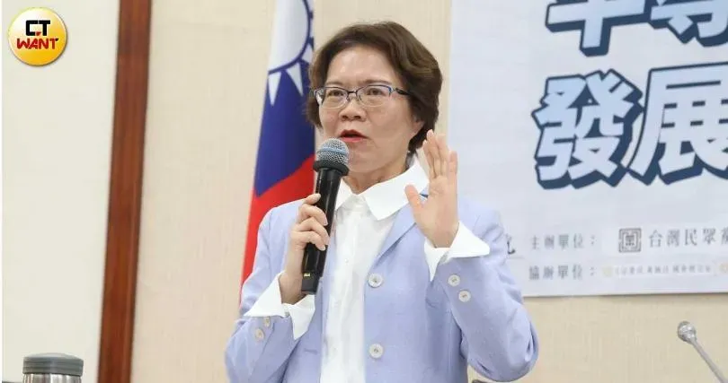 立委劉書彬認為要求罷免案領銜人獨扛文宣發放、連署查核的刑責，對比高高在上的立委是「小蝦米對大鯨魚」，不成比例顯然該檢討《選罷法》了。（圖／CTWANT）&nbsp;