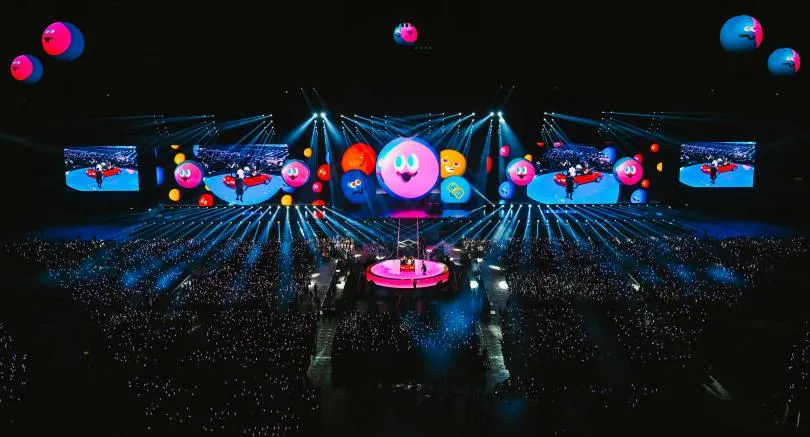 五月天久違的台北站演唱會打造超豪華舞台。(圖/相信音樂提供)