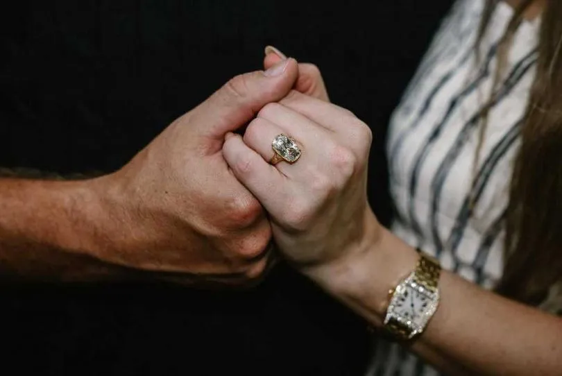 泰勒絲的婚戒帶動流行風潮。（圖/翻攝IG）
