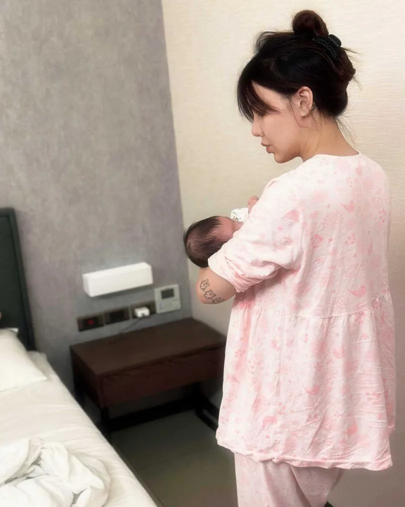 劉雨柔7月16日喜獲愛女「小花生」。（圖／翻攝劉雨柔&nbsp; 臉書）