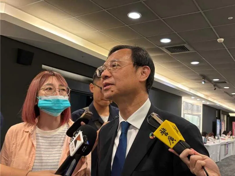 衛福部部長石崇良表示，三班護病比將設有2年緩衝時間，但並未提供明確的推動時程表。(圖/報系資料照)