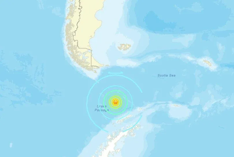 德雷克海峽於當地時間10月10日17時29分發生規模7.8強震。（圖／USGS）