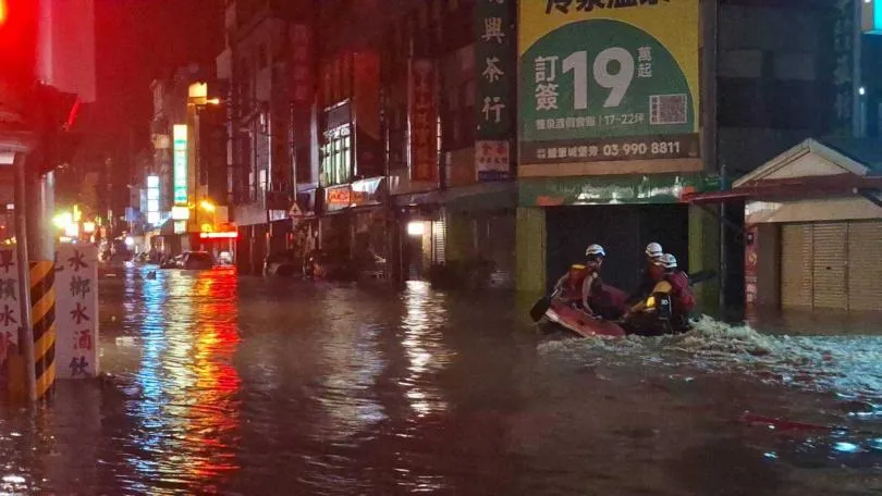 消防弟兄救災。(圖/蘇澳鎮公所)
