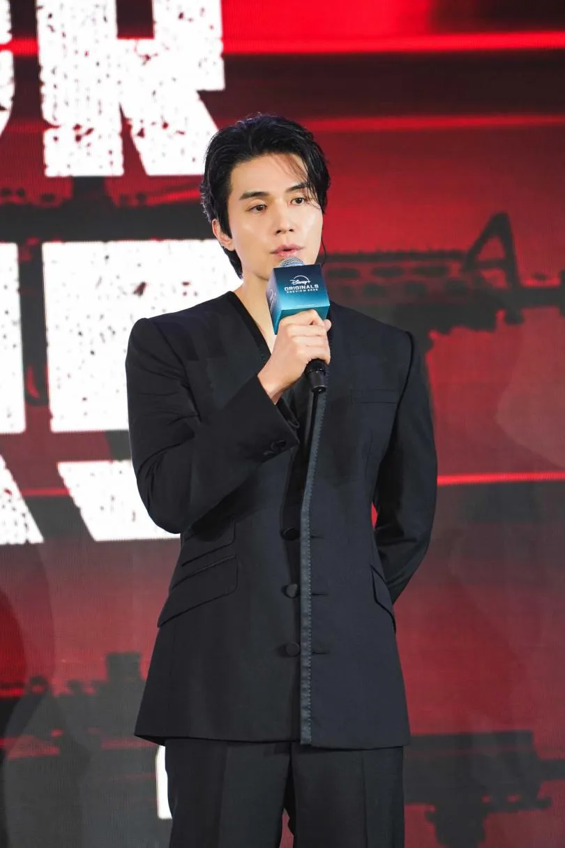 李棟旭回歸《殺人者的購物中心》第二季坦言壓力不小。(圖/Disney+ 提供)