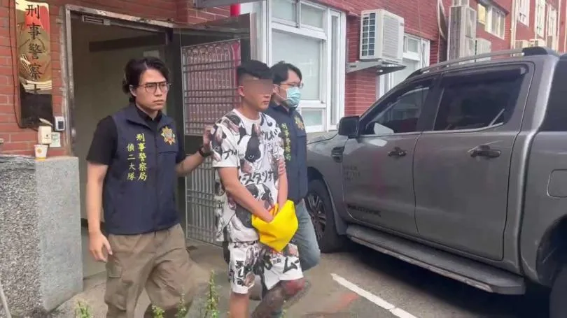 三環幫幹部吳男等人遭逮捕歸案。(圖／翻攝畫面)