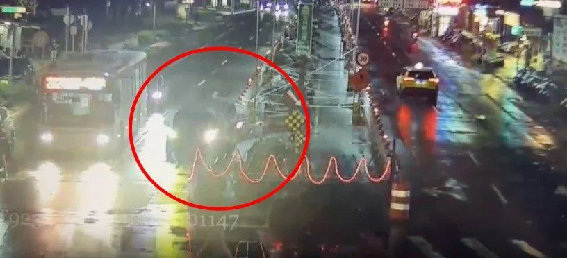 陳嘉瑩為了甩掉劉宗鑫，刻意開車撞擊護欄，導致劉宗鑫重傷殉職。（圖／資料照片）