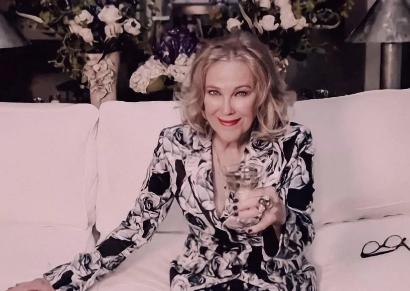加拿大出生的演員凱薩琳奧哈拉（Catherine O'Hara）過去在《小鬼當家》中飾演主角的母親。（圖／翻攝自catherineoharas IG）