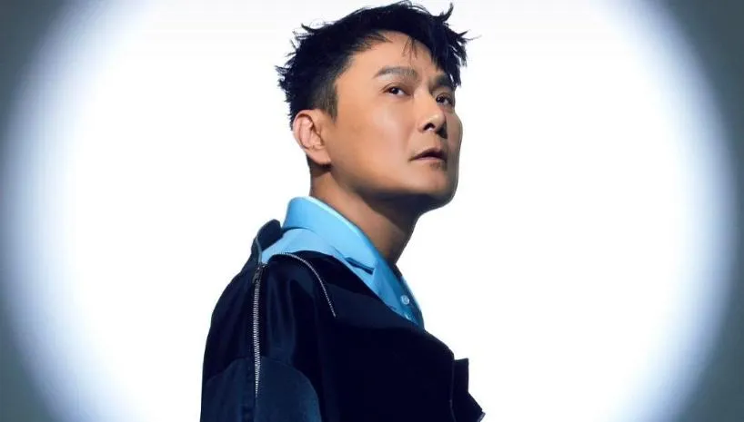 張信哲表示，〈共犯〉這首歌不只是控訴，更是對現代人的一種提醒。（圖／潮水音樂 提供）