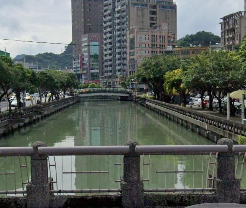 田寮河1日上午被發現有具女浮屍。(圖/Googlemap)