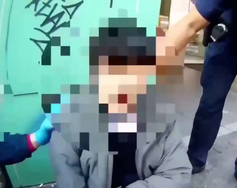 杜男被警方盤查畫面。（圖／警方提供）