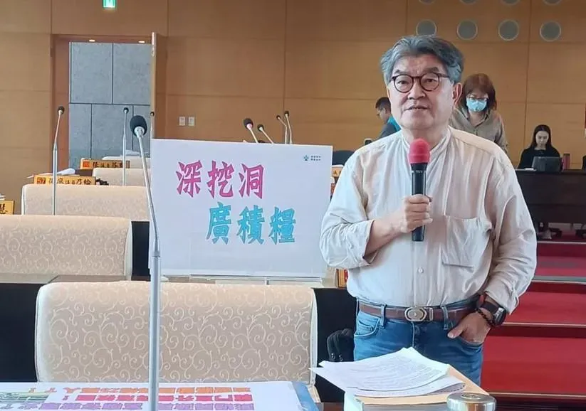 今年城鎮韌性（防空）演習7月15日在中部登場，國民黨台中市議員李中22日在議會質詢，25萬人必須全躲進避難場所是否屬實？（圖／翻攝於中時陳淑娥攝）