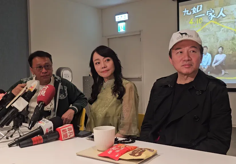 孫鵬(右一)出席大愛戲劇《九如一家人》媒體茶敘。(圖/記者黃玉婷 攝)