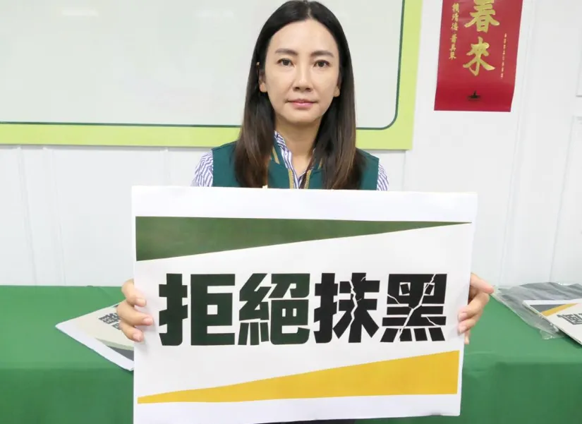 民進黨雲林縣議員蔡孟真遭影射掌摑同黨女議員，她15日出面表示有口角但沒動手。（圖／中時張朝欣攝）