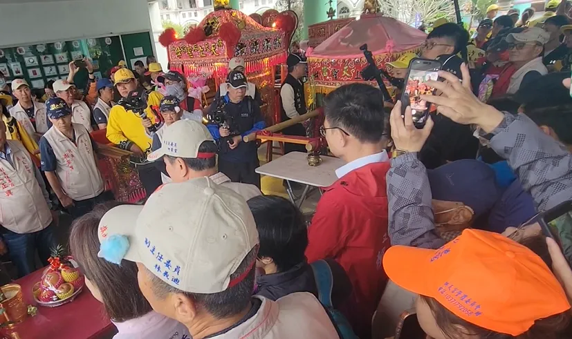 白沙屯媽祖合體旗山天后宮媽祖。（圖／柯志恩辦公室提供）