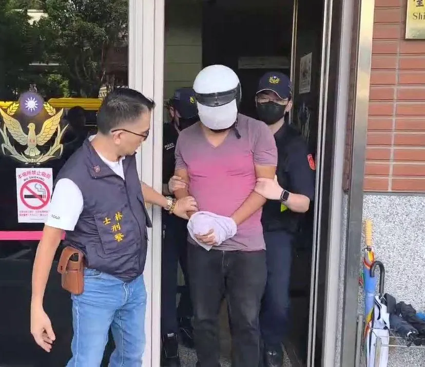周男涉嫌在陽明山勒斃鄭姓女友棄屍,警方依法偵辦移送。(圖/中天新聞)