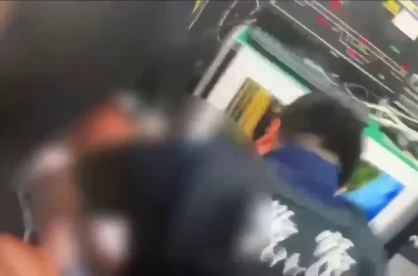 警方逮捕毛男。（圖／警方提供）