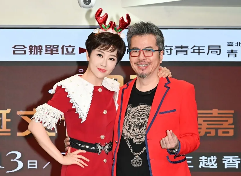 寇乃馨（左）、黃國倫（右）4日出席「2025聖誕文化藝術嘉年華」記者會。（圖／聖誕文化藝術嘉年華主辦方佳音教會提供）
