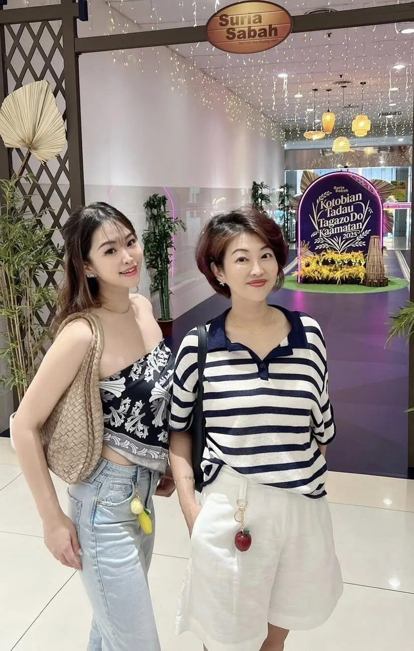 梅嬿翎（左）難以置信母親吳中純（右）病逝。（圖／翻攝自吳中純臉書）